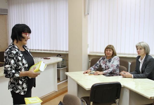 Презентація методистки  координаційно-методичного центру польської мови і культури Ілони Ласоти